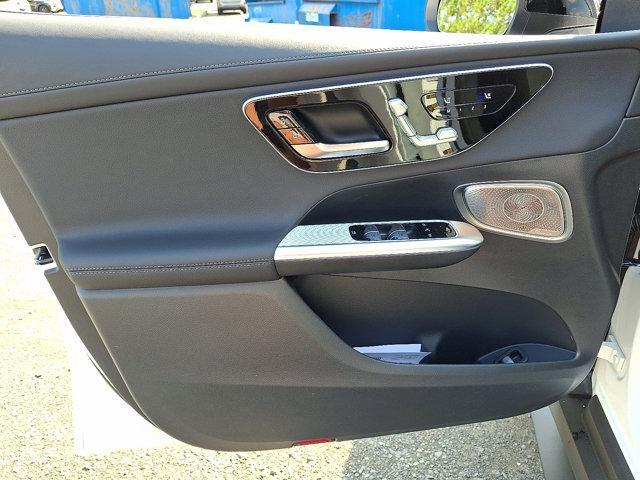 Photo of 2025 Polar White Mercedes-Benz GLC 300