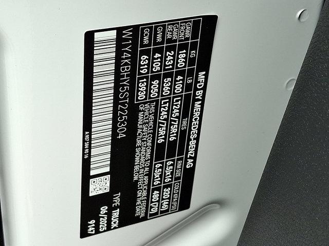 Photo of 2025 Arctic White Mercedes-Benz Sprinter 2500
