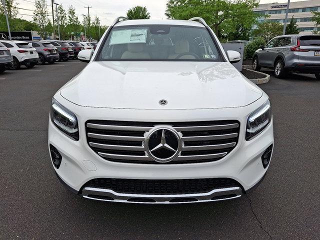 Photo of 2025 Polar White Mercedes-Benz GLB 250