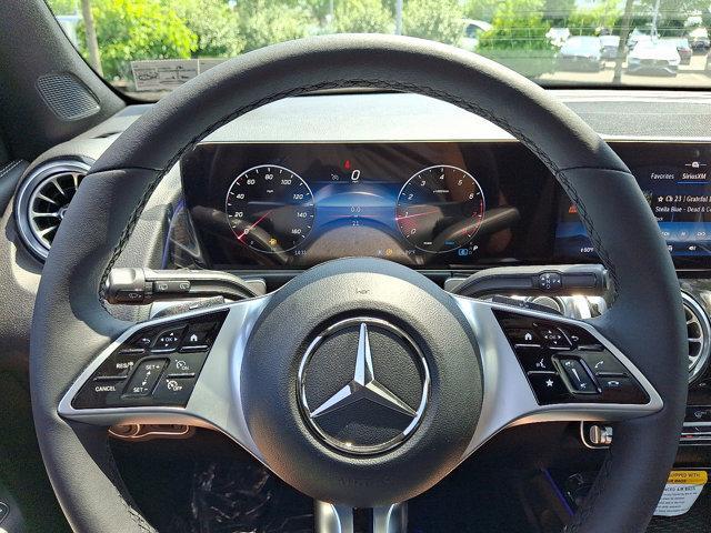 Photo of 2025 MOUNTAIN GREY Mercedes-Benz GLB 250