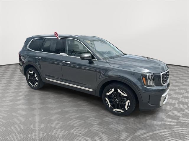 Photo of 2024 Gravity Gray Kia Telluride