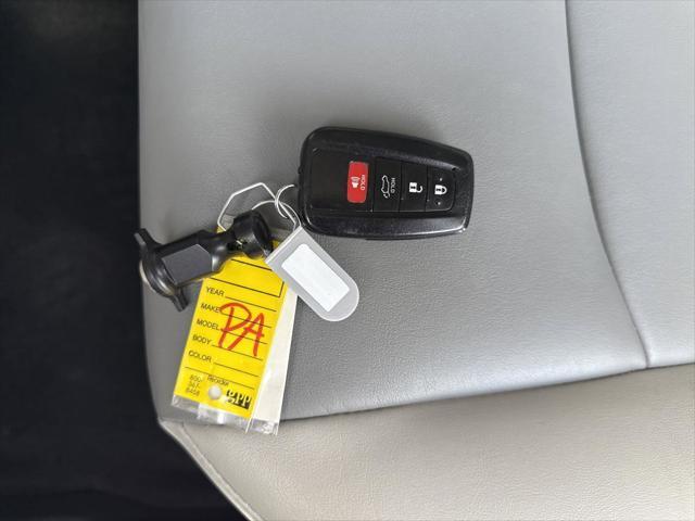 Photo of 2020 Super White Toyota RAV4