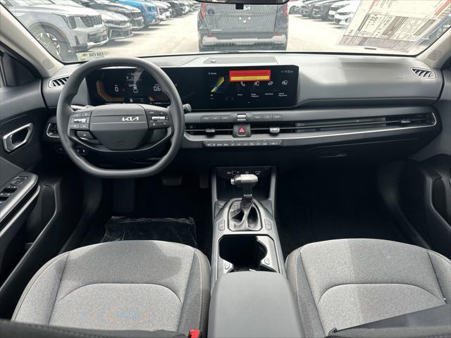 Photo of 2025 Snow White Pearl Kia K4