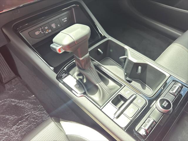 Photo of 2025 Aurora Black Pearl Kia K5