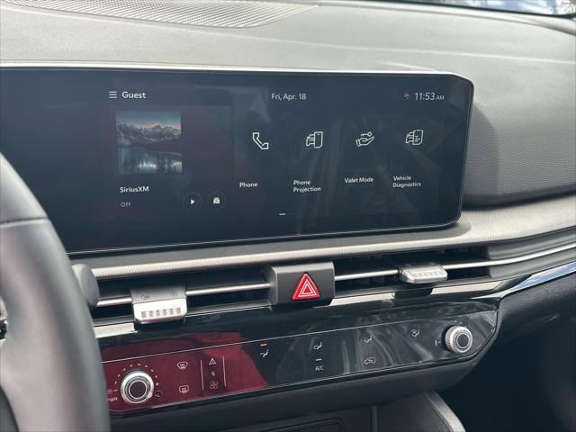 Photo of 2025 Glacial White Pearl Kia Sportage