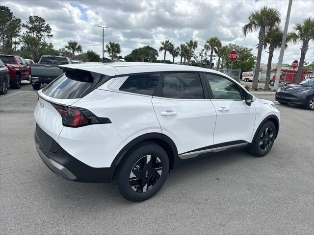 Photo of 2025 Glacial White Pearl Kia Sportage