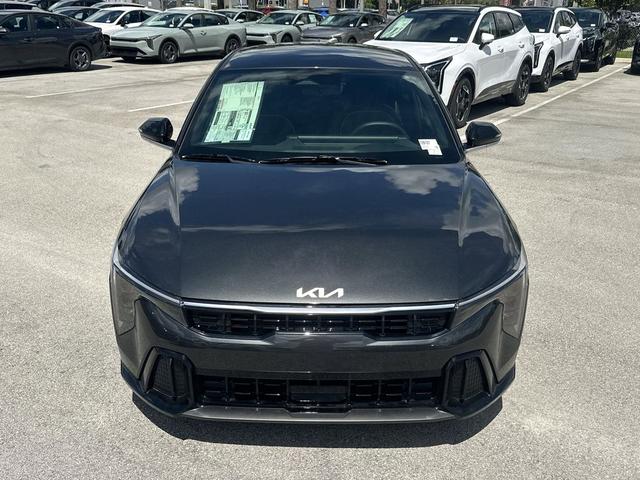 Photo of 2025 Interstellar Gray Kia K4