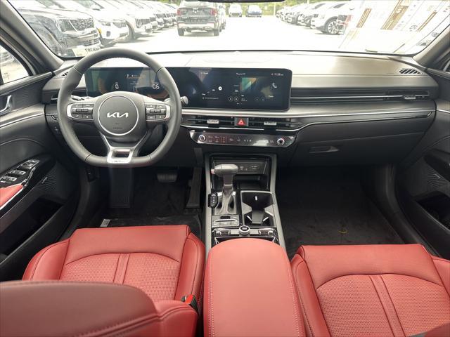 Photo of 2025 Snow White Pearl Kia K5