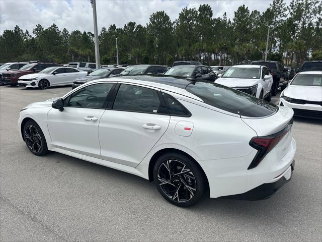 Photo of 2025 Snow White Pearl Kia K5