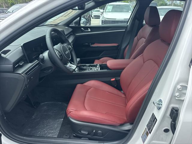Photo of 2025 Snow White Pearl Kia K5