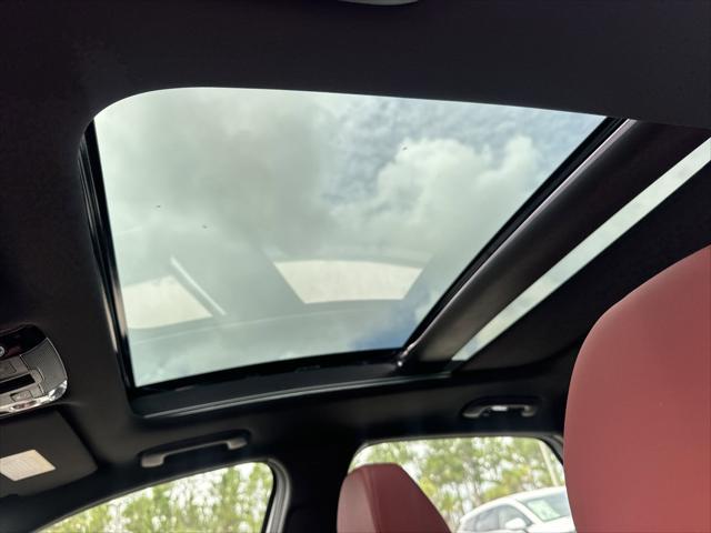 Photo of 2025 Snow White Pearl Kia K5