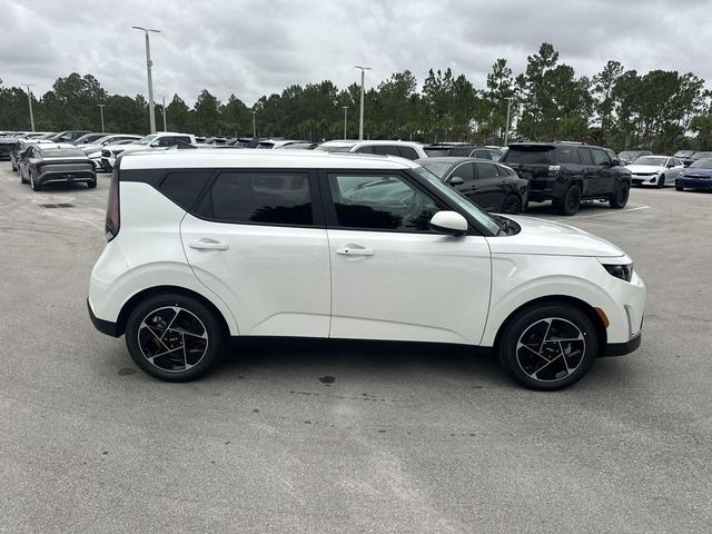 Photo of 2025 Snow White Pearl Kia Soul