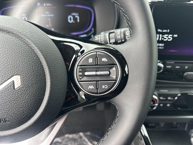 Photo of 2025 Snow White Pearl Kia Soul