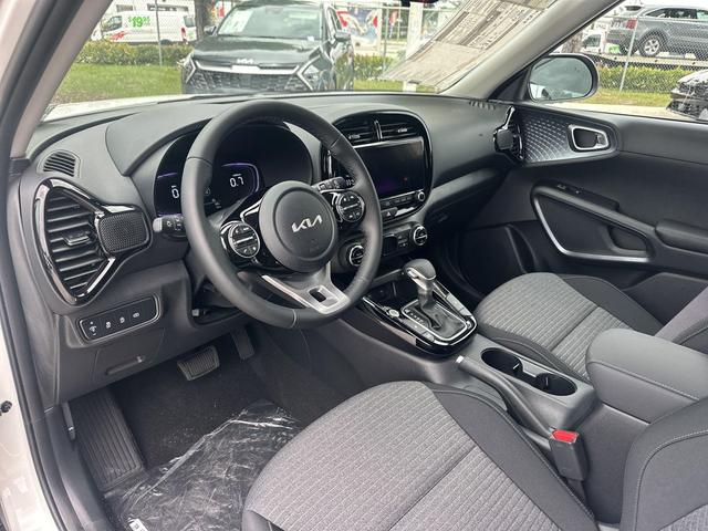 Photo of 2025 Snow White Pearl Kia Soul