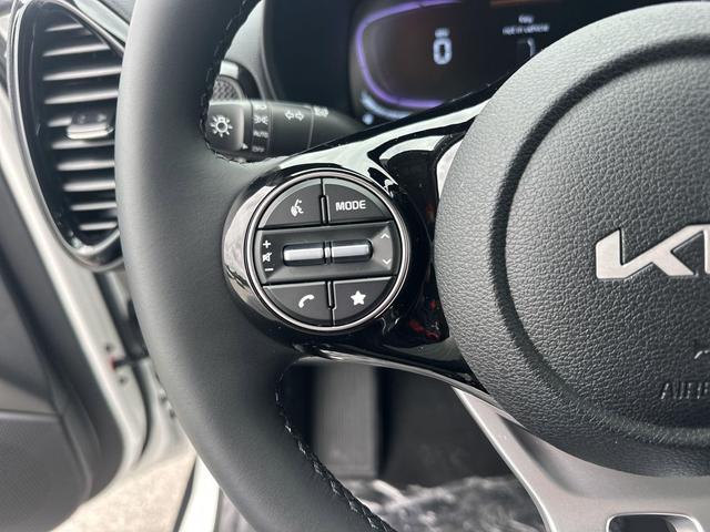 Photo of 2025 Snow White Pearl Kia Soul