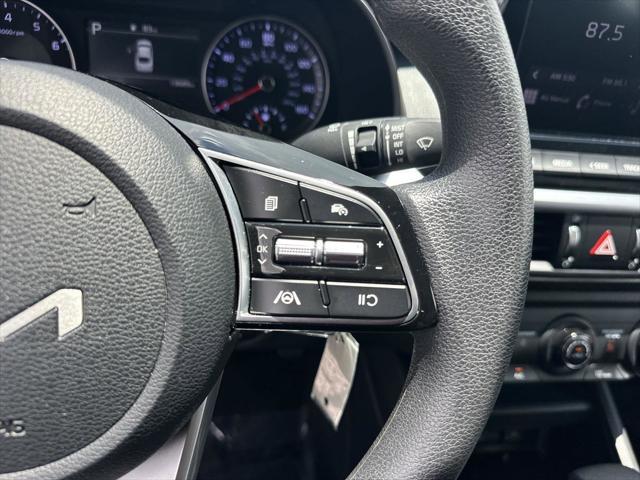 Photo of 2024 Snow White Pearl Kia Forte