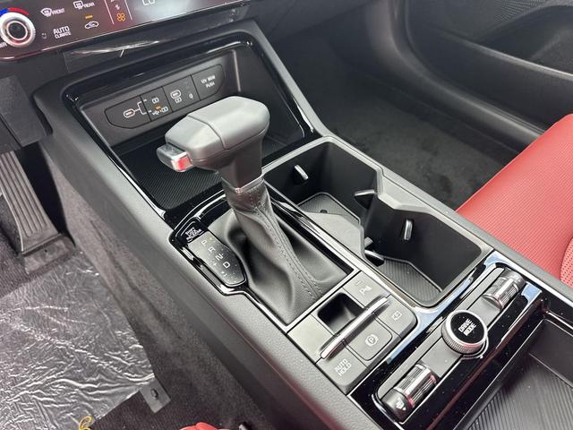 Photo of 2025 Snow White Pearl Kia K5