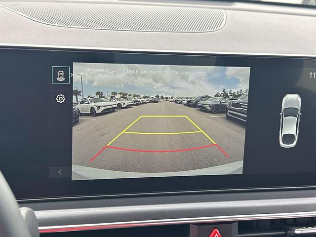 Photo of 2025 Snow White Pearl Kia K5