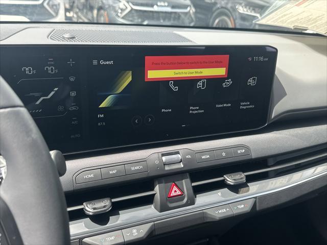 Photo of 2025 Aurora Black Pearl Kia K4