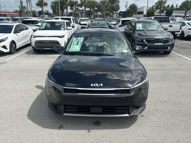 Photo of 2025 Aurora Black Pearl Kia K4