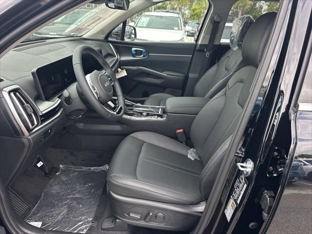 Photo of 2025 Ebony Black Kia Sorento
