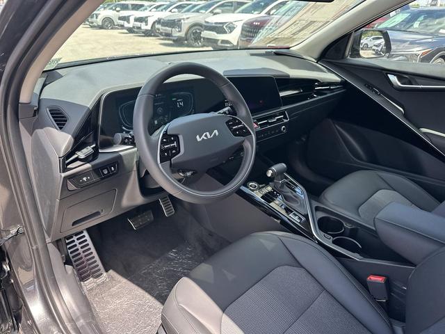 Photo of 2025 Interstellar Gray Kia Niro