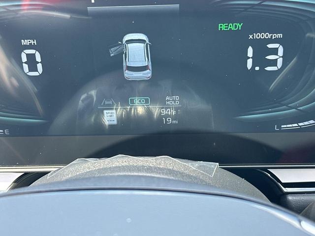 Photo of 2025 Interstellar Gray Kia Niro