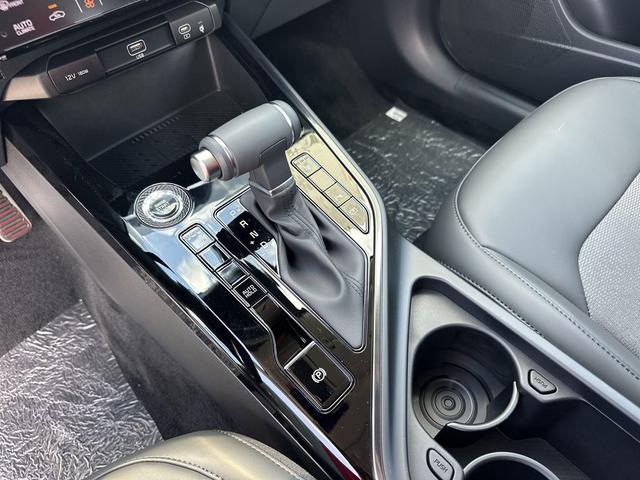 Photo of 2025 Interstellar Gray Kia Niro