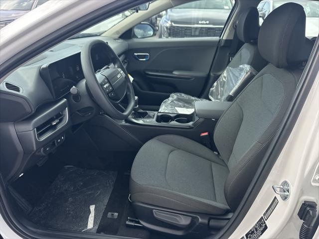Photo of 2025 Snow White Pearl Kia K4