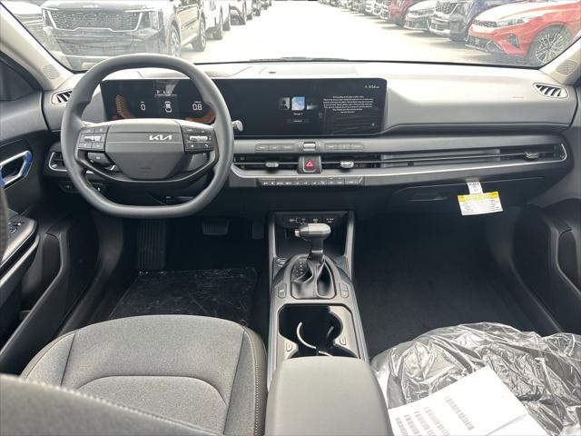 Photo of 2025 Snow White Pearl Kia K4