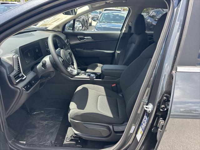 Photo of 2025 Gravity Gray Kia Sportage