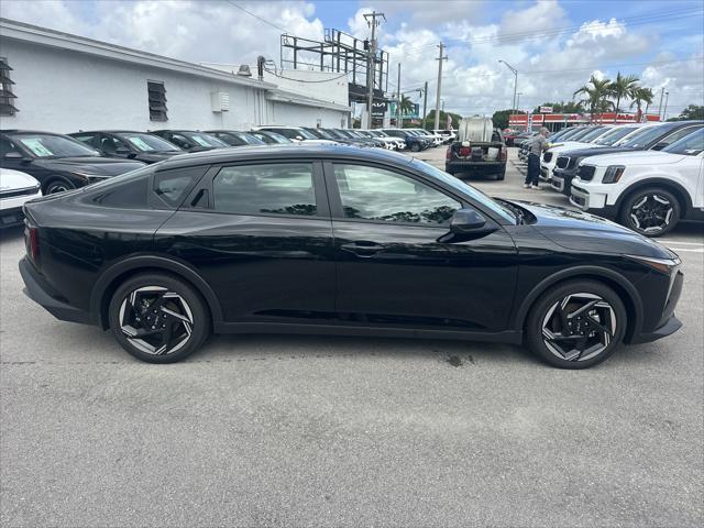 Photo of 2025 Aurora Black Pearl Kia K4