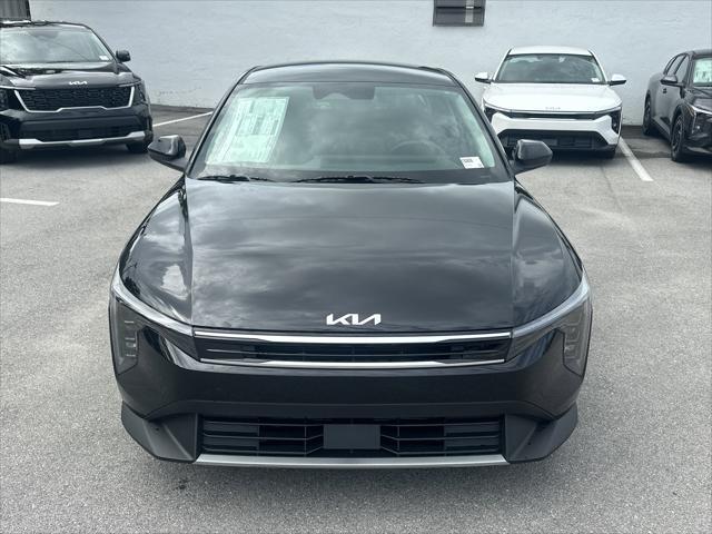 Photo of 2025 Aurora Black Pearl Kia K4