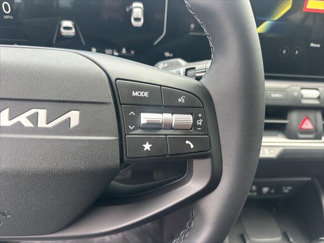 Photo of 2025 Aurora Black Pearl Kia K4