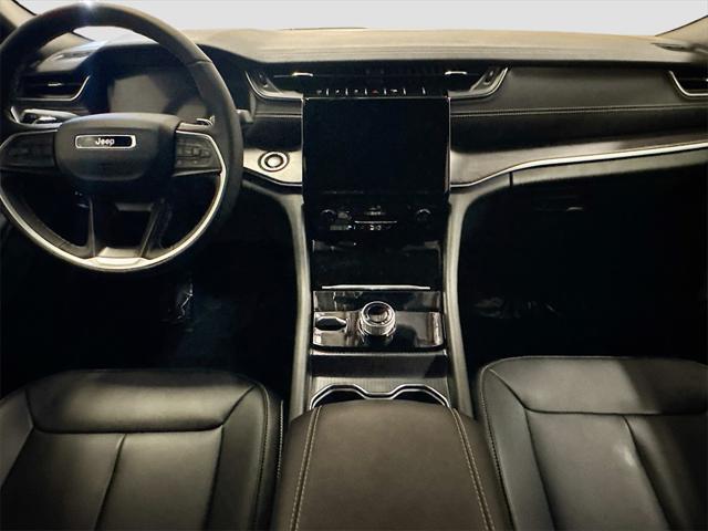 Photo of 2025 Baltic Gray Metallic Clearcoat Jeep Grand Cherokee