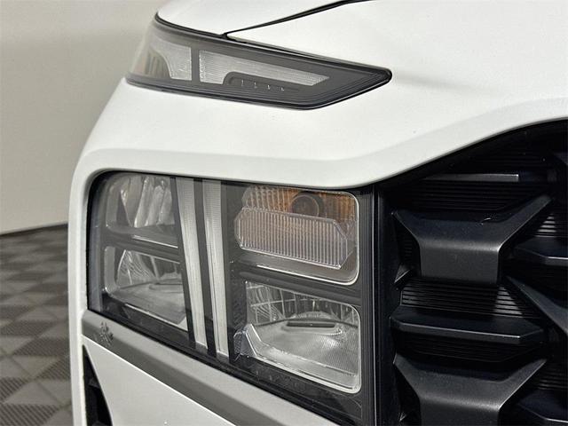 Photo of 2023 White Hyundai SANTA FE