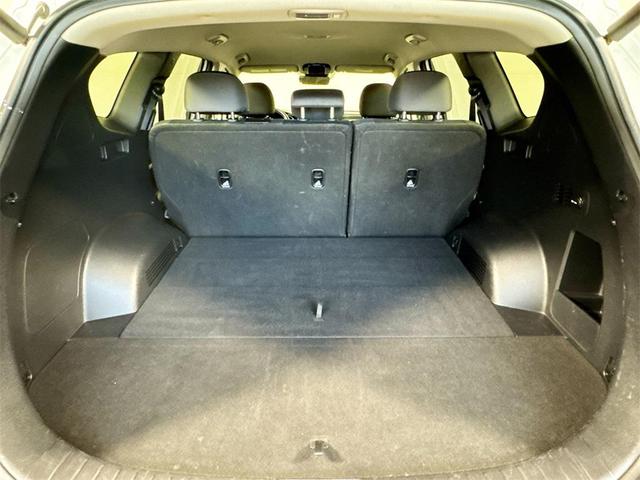 Photo of 2023 White Hyundai SANTA FE