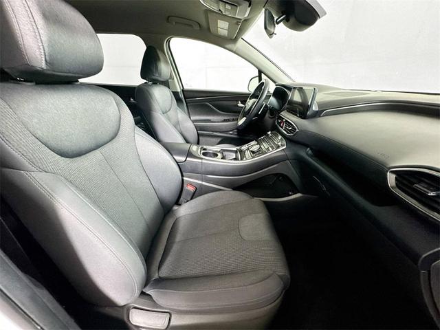 Photo of 2023 White Hyundai SANTA FE