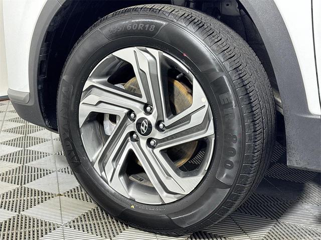 Photo of 2023 White Hyundai SANTA FE