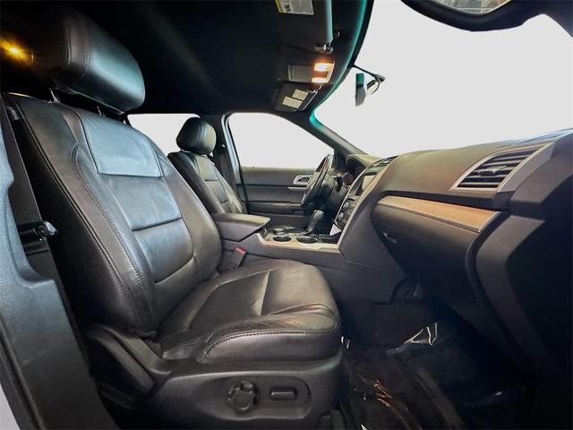 Photo of 2013 Ingot Silver Metallic Ford Explorer