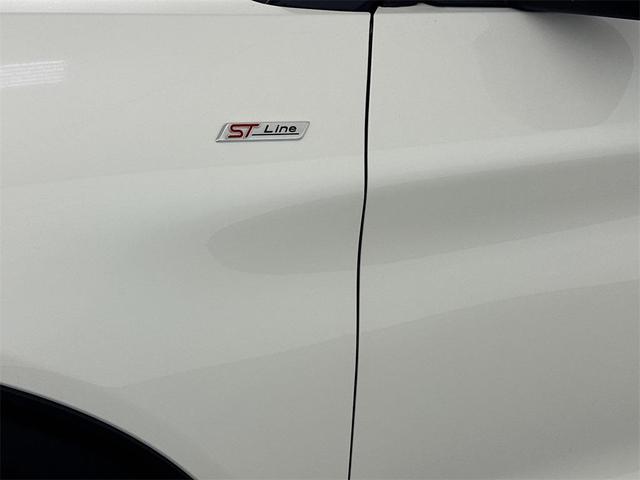 Photo of 2022 Star White Metallic Tri-Coat Ford Explorer