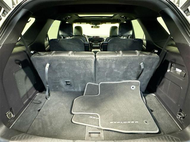 Photo of 2022 Star White Metallic Tri-Coat Ford Explorer