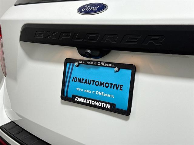 Photo of 2022 Star White Metallic Tri-Coat Ford Explorer