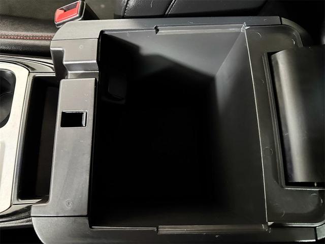 Photo of 2022 Star White Metallic Tri-Coat Ford Explorer