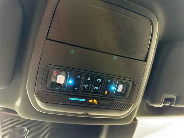 Photo of 2022 Star White Metallic Tri-Coat Ford Explorer