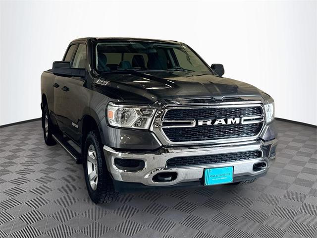 Photo of 2019 Granite Crystal Metallic Clearcoat RAM 1500