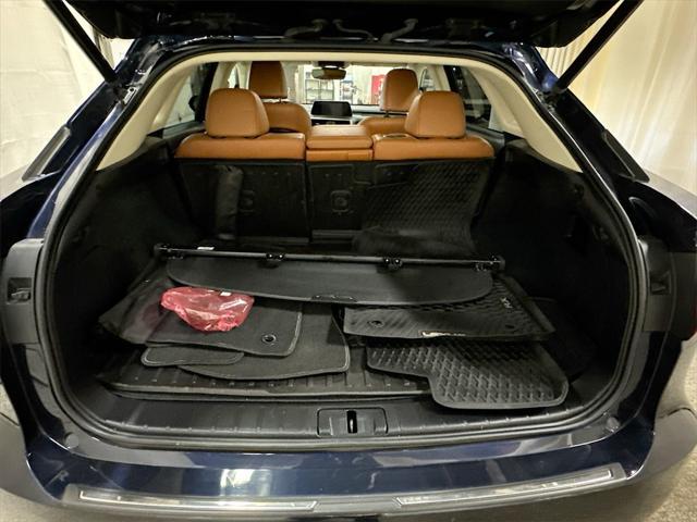 Photo of 2022 Mica Lexus RX 350