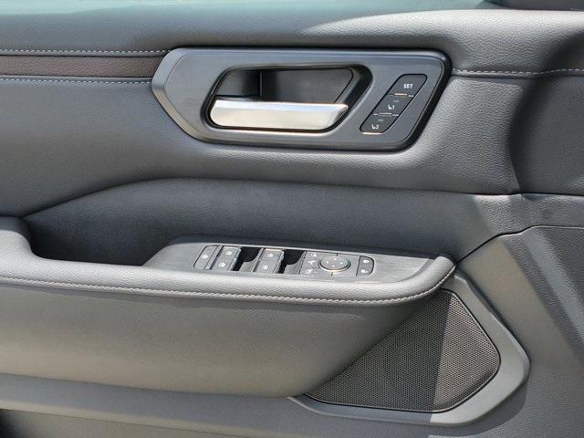 Photo of 2025 Aspen White Nissan Armada