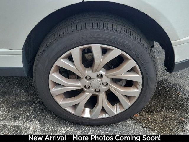 Photo of 2020 Fuji White Land Rover Range Rover