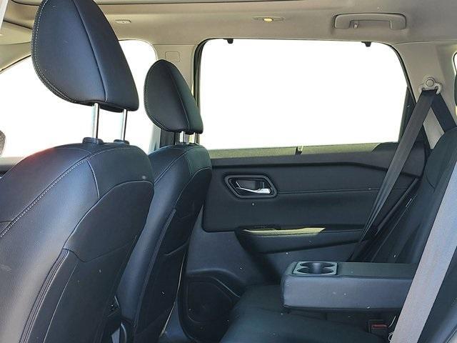 Photo of 2025 Gun Metallic Nissan Rogue